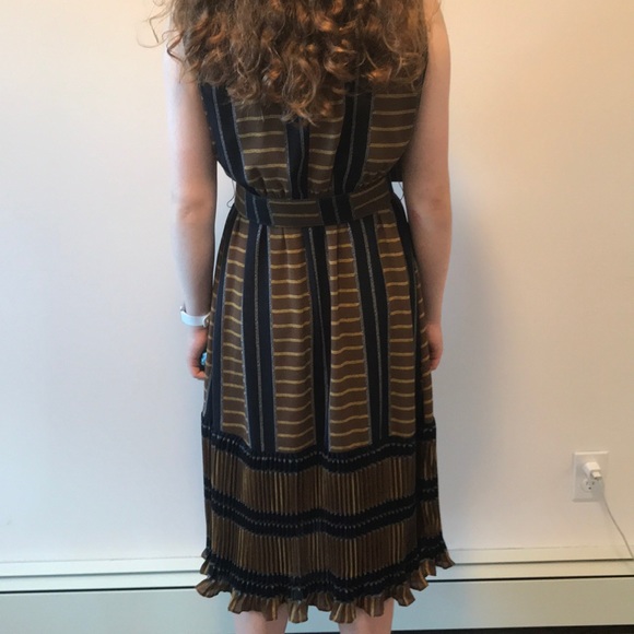 Dress - Picture 5 of 6